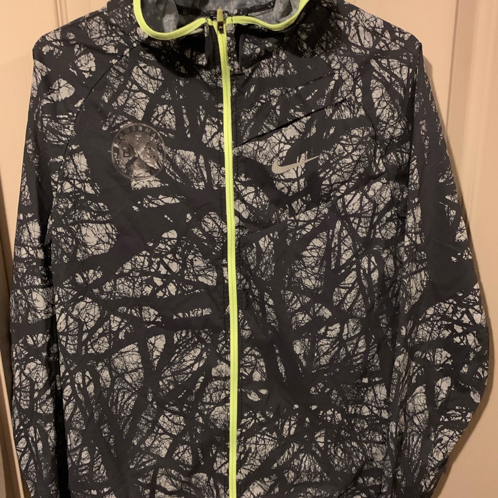 Nike windbreaker for women
